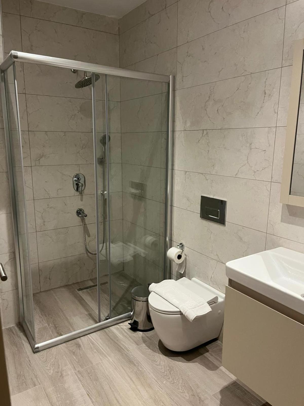 Mad Inn Lara Анталия Екстериор снимка