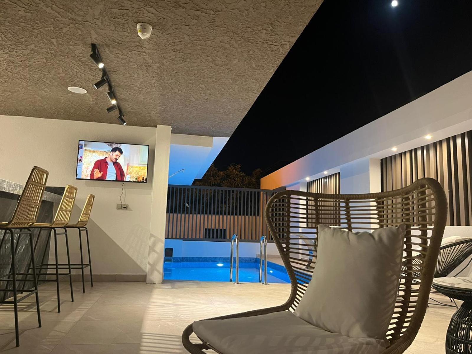 Mad Inn Lara Анталия Екстериор снимка