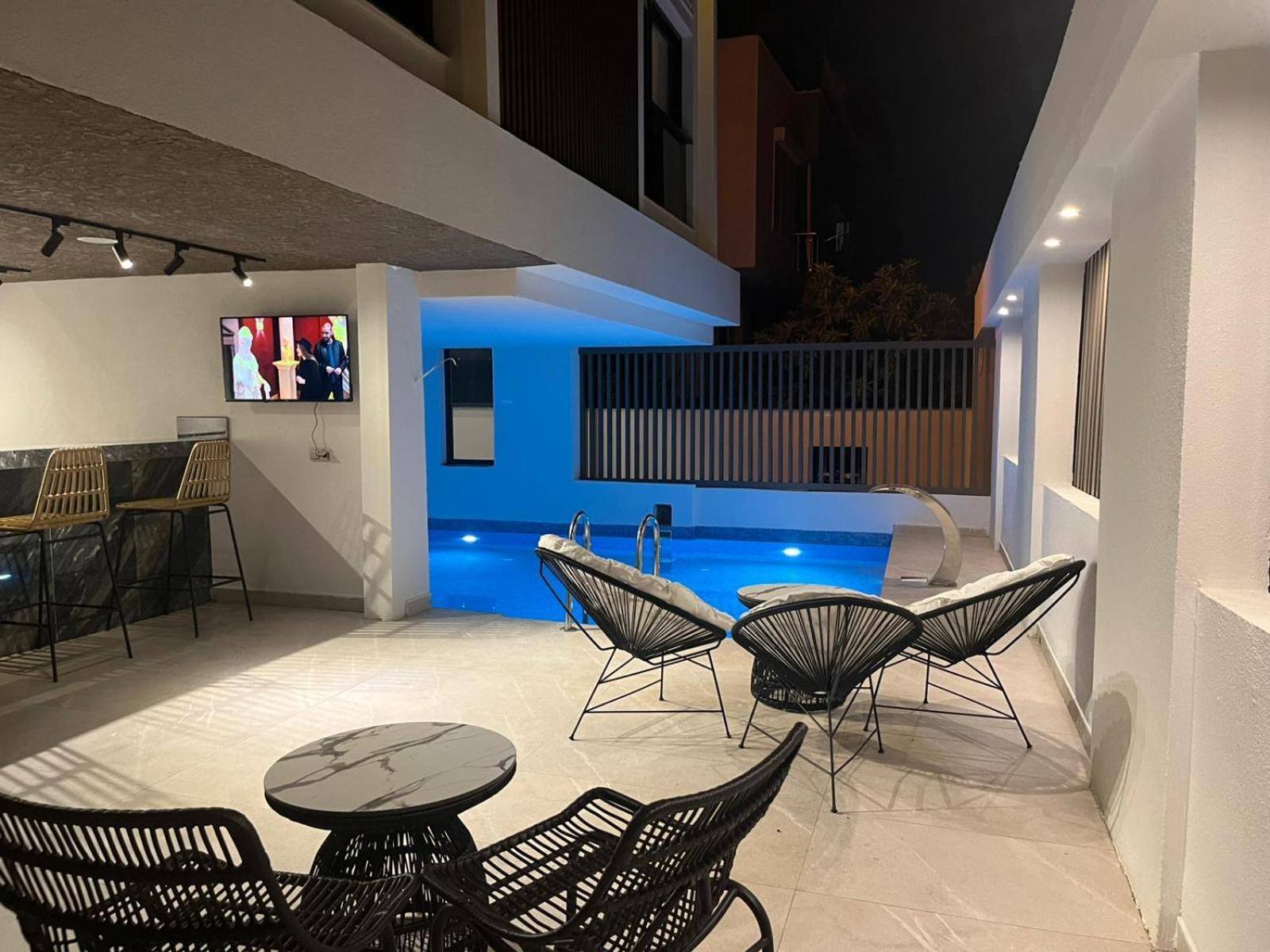 Mad Inn Lara Анталия Екстериор снимка