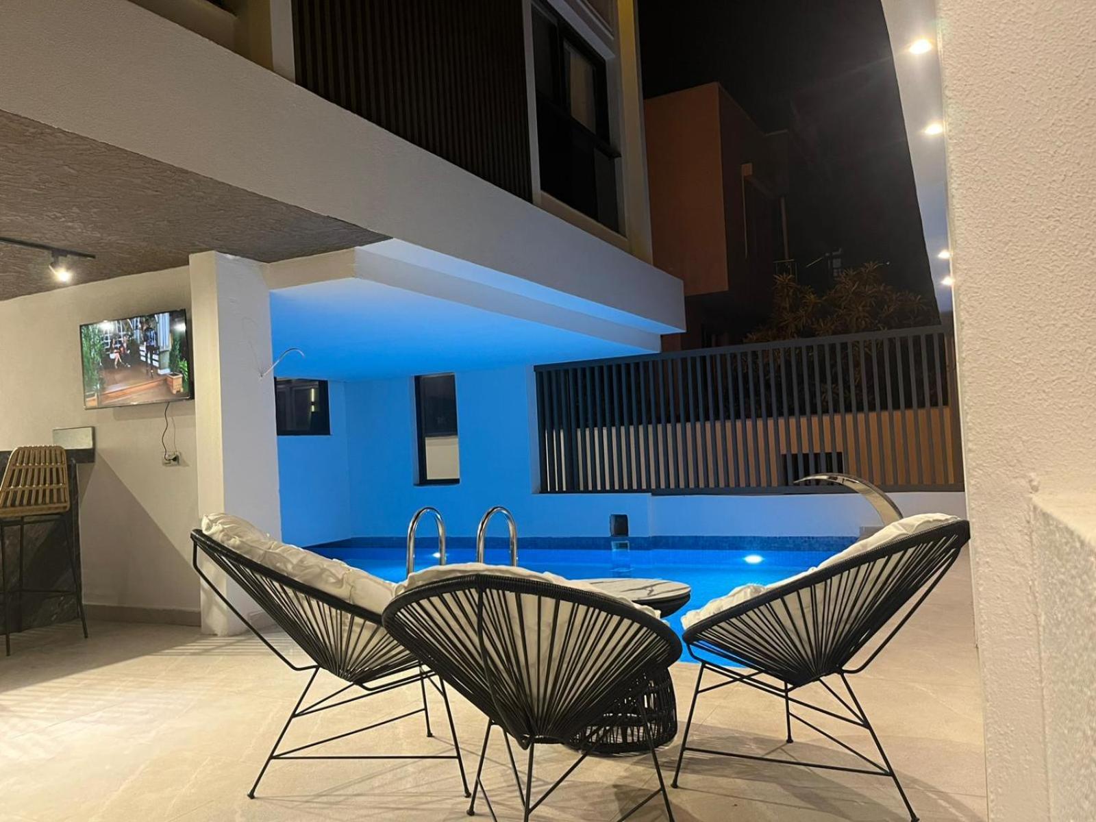 Mad Inn Lara Анталия Екстериор снимка