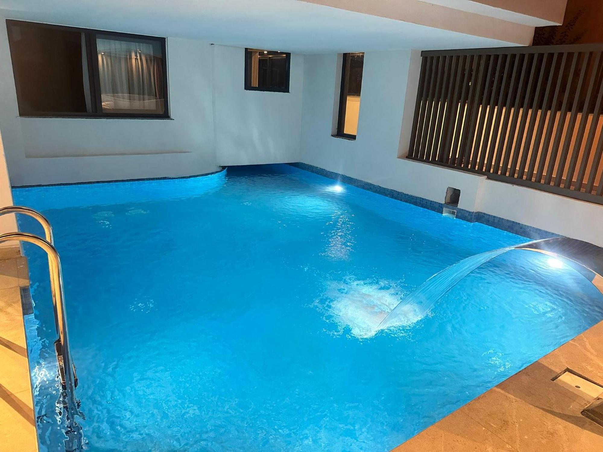 Mad Inn Lara Анталия Екстериор снимка