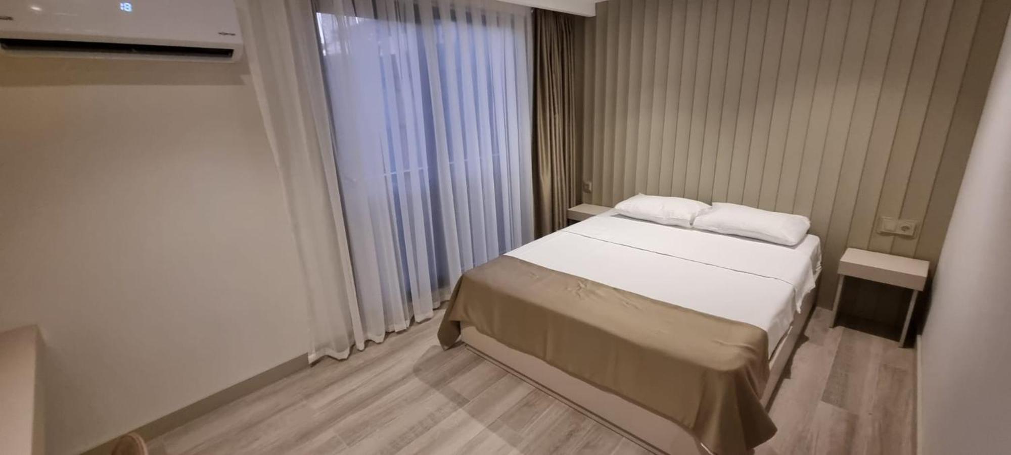 Mad Inn Lara Анталия Екстериор снимка