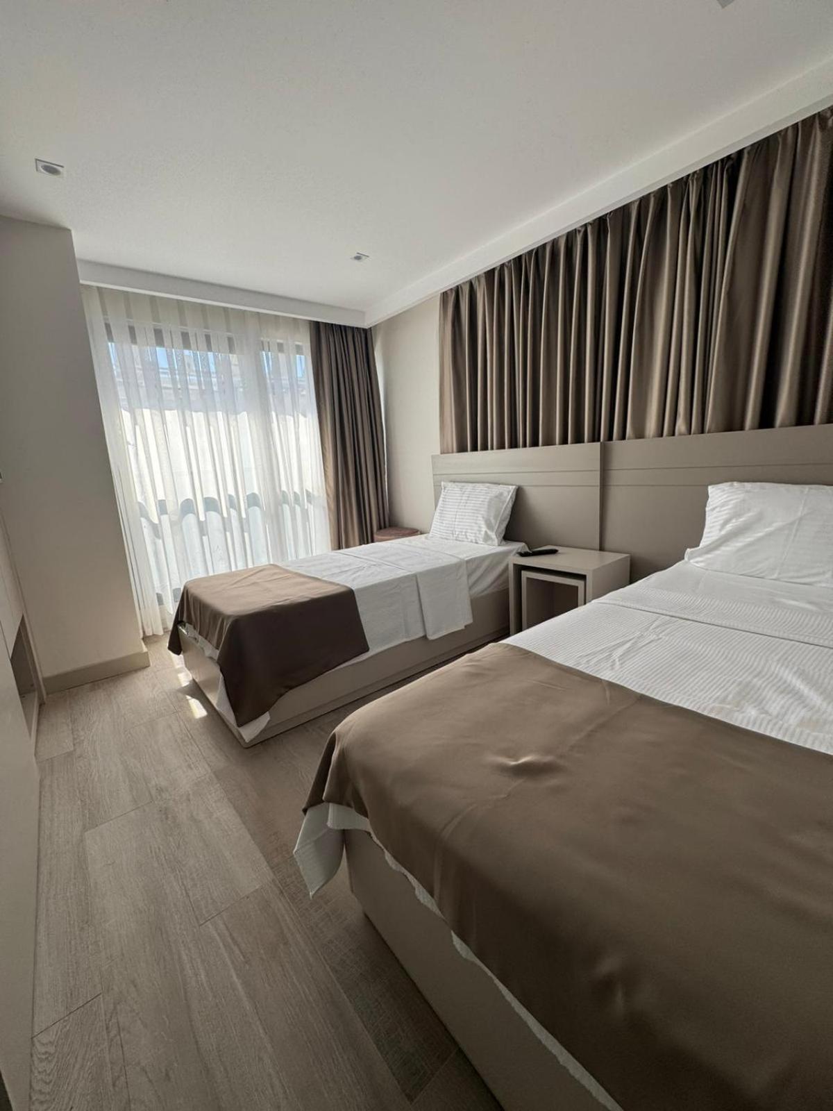 Mad Inn Lara Анталия Екстериор снимка